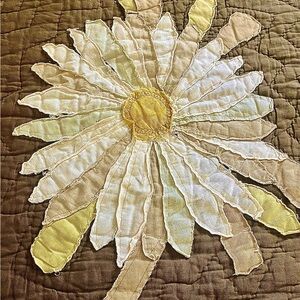 Garnet Hill Green/Brown Quilt with White and Yellow Floral Appliqué Design